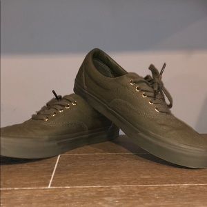 men’s vans.. NEVER WORN